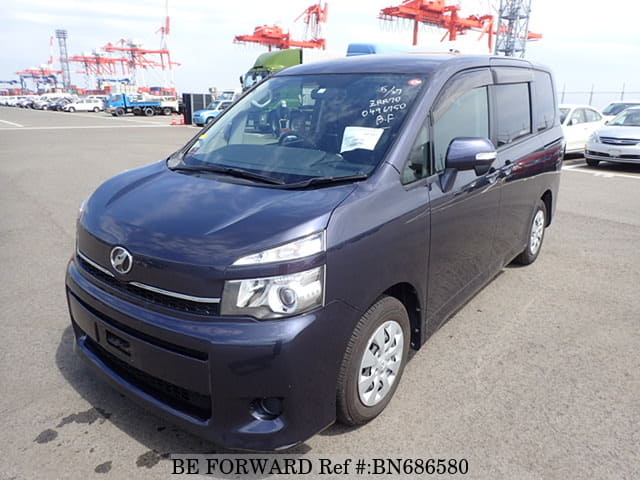 Used 2012 TOYOTA VOXY BN686580 for Sale