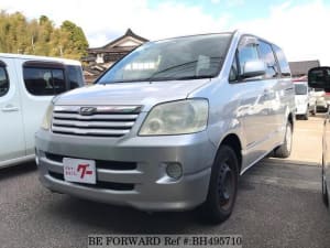 Used 2004 TOYOTA NOAH BH495710 for Sale