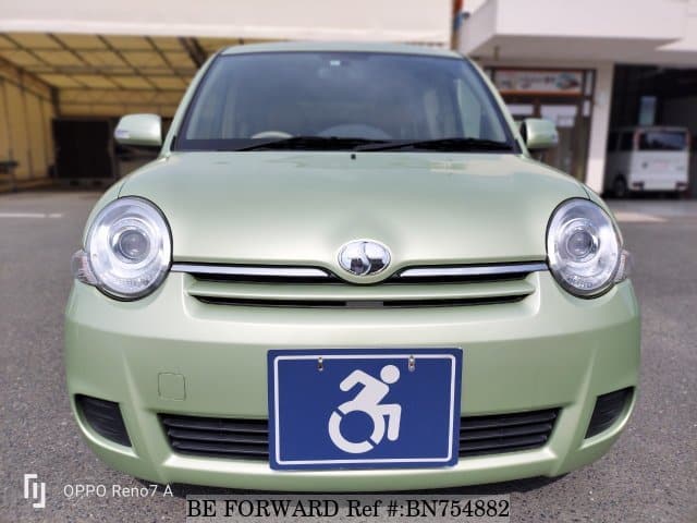 Toyota sienta 2014