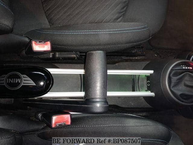 2013 BMW MINI image 10