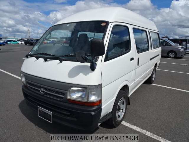 TOYOTA Hiace Commuter