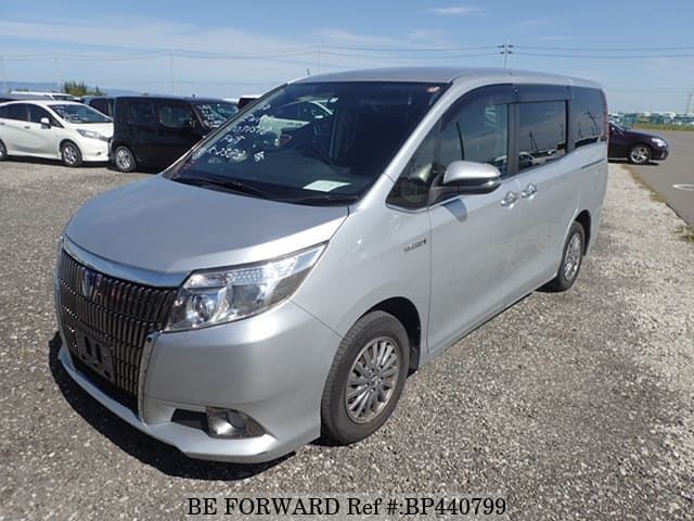Toyota Esquire Hybrid 2018