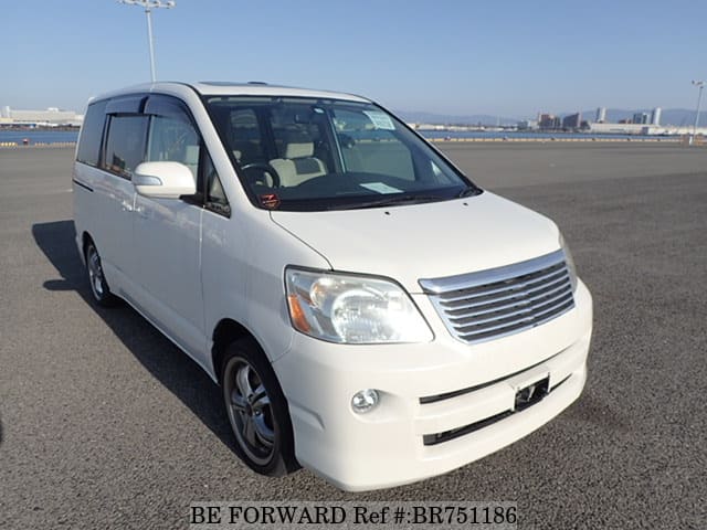 Used 2004 TOYOTA NOAH X/CBA-AZR60G for Sale BR751186 - BE FORWARD
