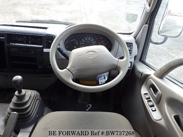 2005 HINO DUTRO image 21