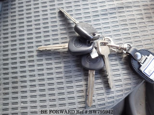 2014 HINO DUTRO image 30