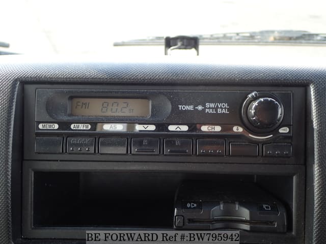 2014 HINO DUTRO image 28