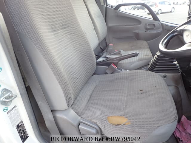 2014 HINO DUTRO image 17