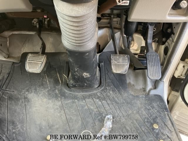 2017 HINO DUTRO image 4