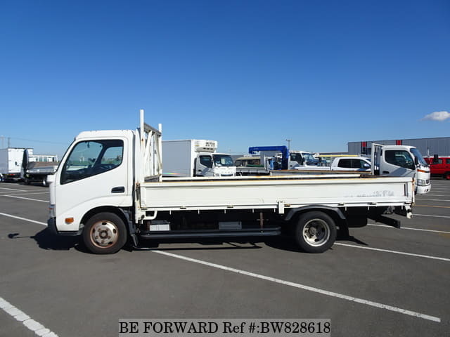 2014 HINO DUTRO image 2