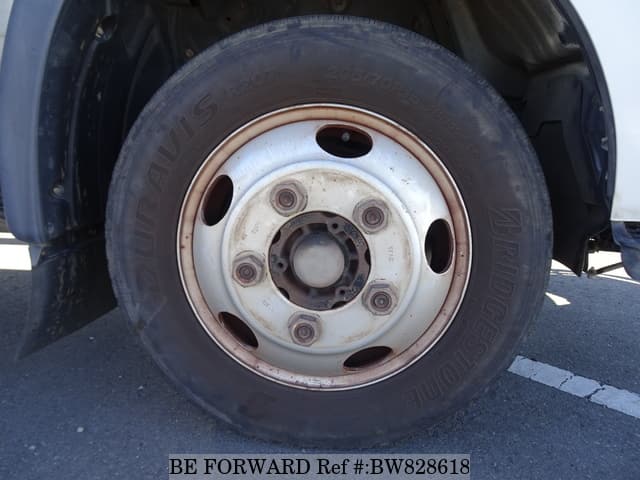 2014 HINO DUTRO image 12