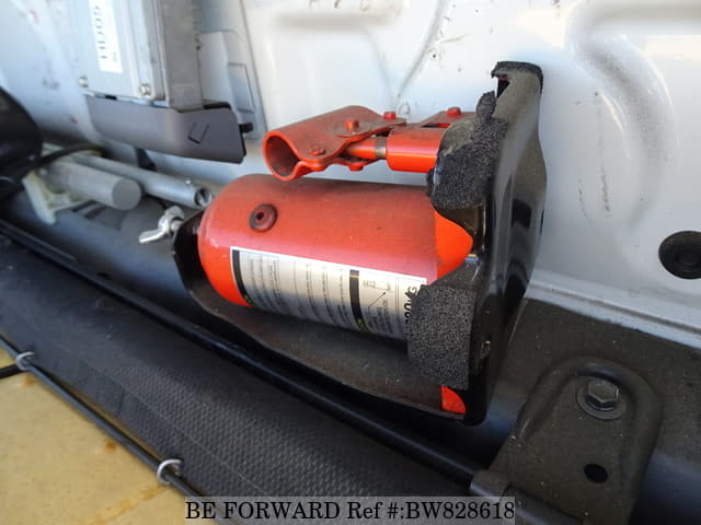 2014 HINO DUTRO image 22