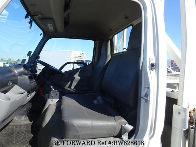 2014 HINO DUTRO image 18