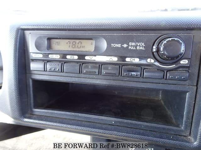 2014 HINO DUTRO image 29