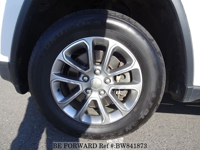 2016 JEEP GRAND CHEROKEE LIMITED image 9