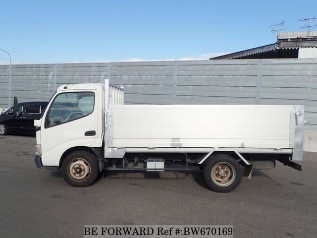 2008 HINO DUTRO image 2