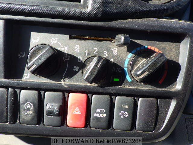 2013 HINO DUTRO image 27