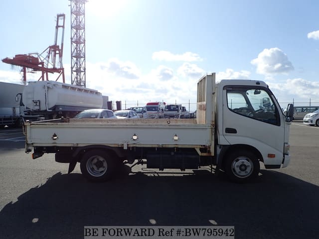 2014 HINO DUTRO image 6