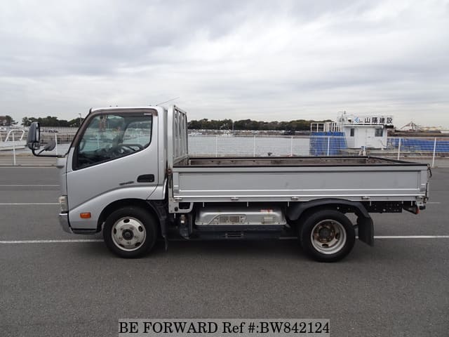 2012 HINO DUTRO HYBRID image 2