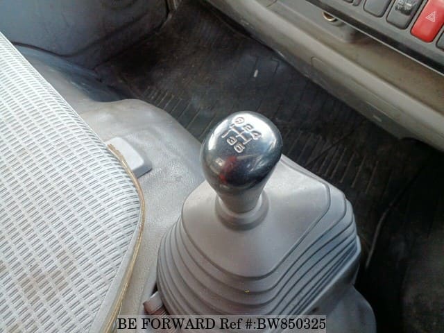 2013 HINO DUTRO LONG image 29