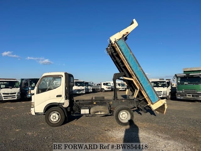 2004 HINO DUTRO image 2
