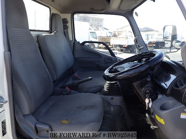 2014 HINO DUTRO image 17