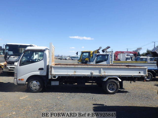 2014 HINO DUTRO image 2