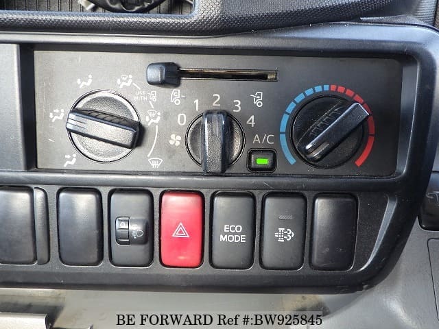 2014 HINO DUTRO image 27