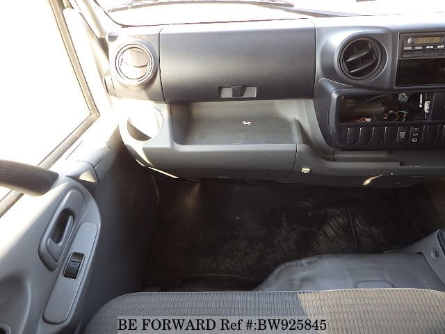 2014 HINO DUTRO image 23