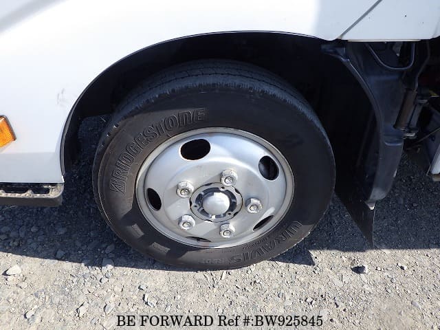 2014 HINO DUTRO image 9