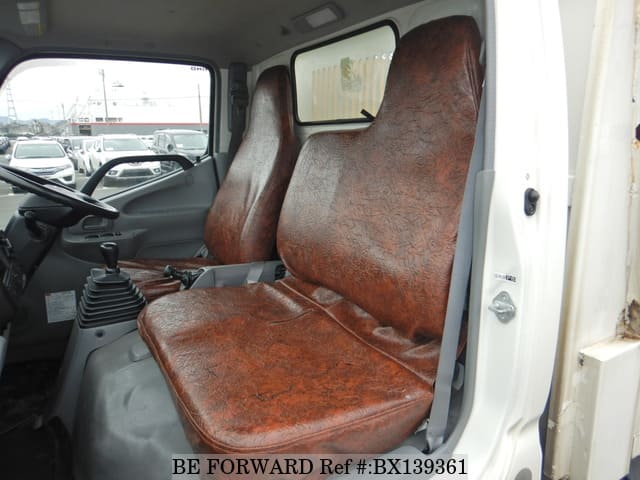 2017 HINO DUTRO image 18