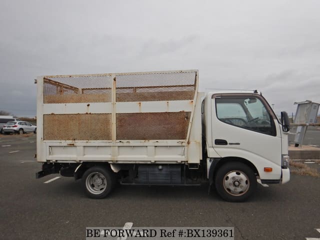 2017 HINO DUTRO image 6