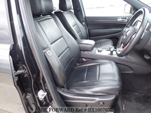 2016 JEEP GRAND CHEROKEE LAREDO image 25