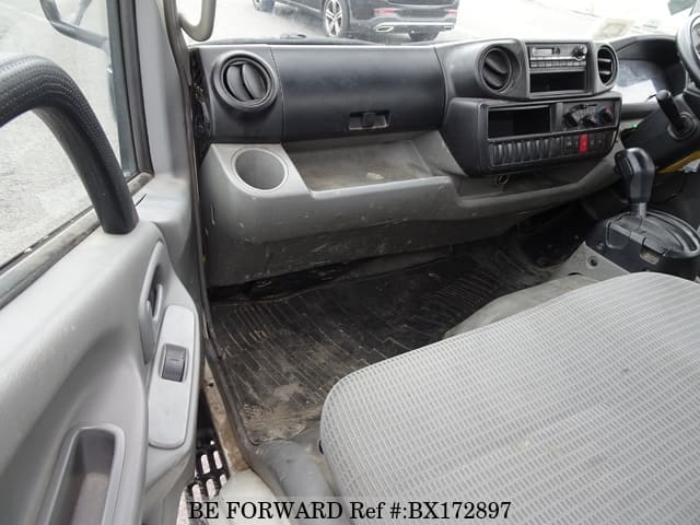 2013 HINO DUTRO image 25