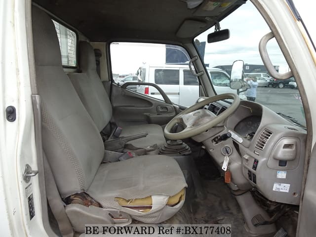 2005 HINO DUTRO image 17