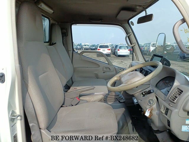 2005 HINO DUTRO image 17