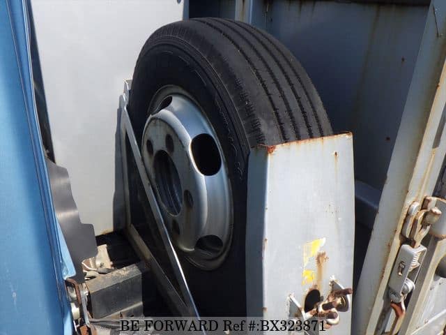 2005 HINO DUTRO image 25