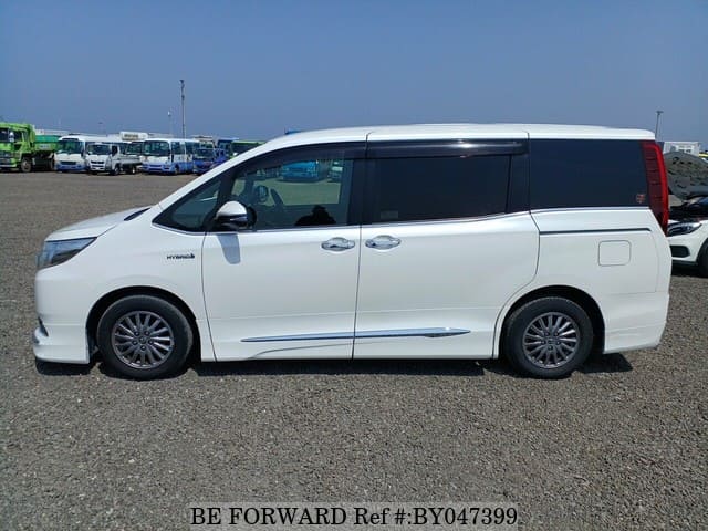 Used 2016 TOYOTA ESQUIRE HYBRID XI/DAA-ZWR80G for Sale BY047399