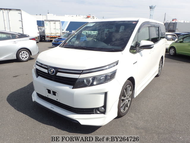 TOYOTA Voxy Hybrid
