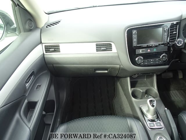 2015 MITSUBISHI Outlander PHEV DLA-GG2W GG2W-0105773