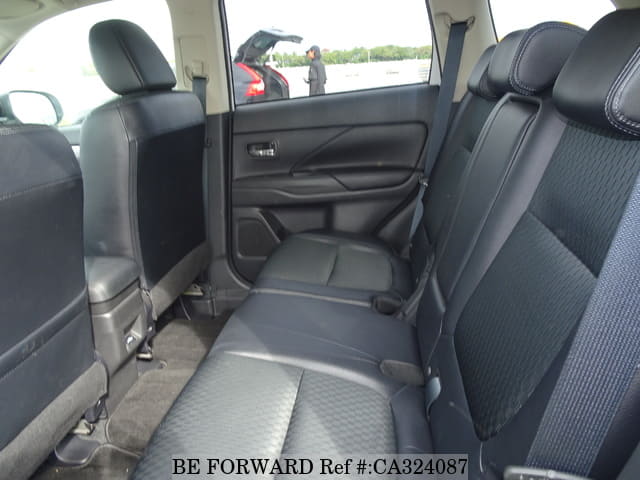 2015 MITSUBISHI Outlander PHEV DLA-GG2W GG2W-0105773