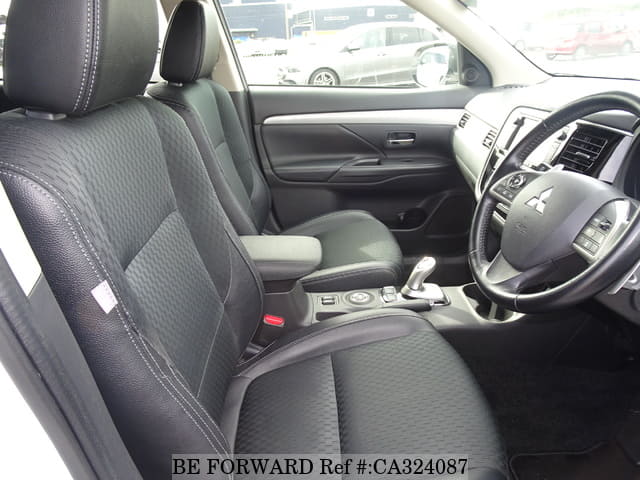 2015 MITSUBISHI Outlander PHEV DLA-GG2W GG2W-0105773