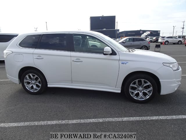 2015 MITSUBISHI Outlander PHEV DLA-GG2W GG2W-0105773