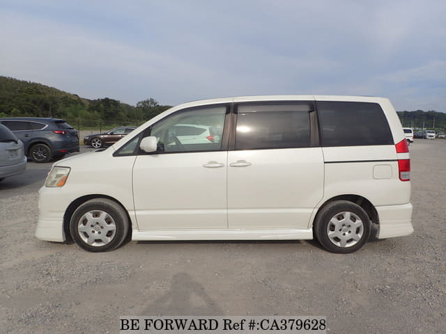 Used 2004 TOYOTA NOAH X/CBA-AZR60G for Sale CA379628 - BE FORWARD