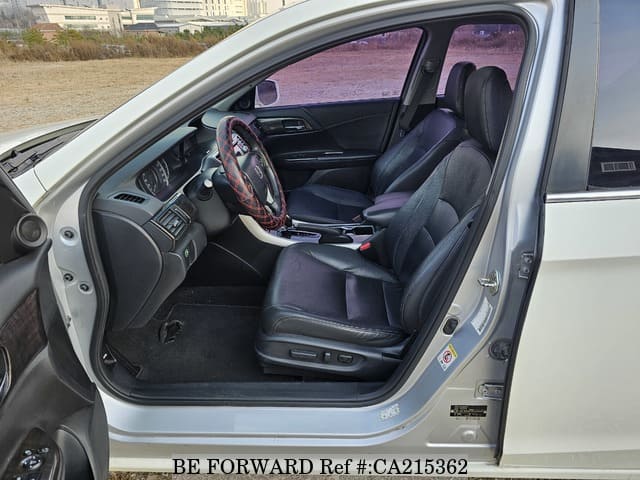 2013 HONDA ACCORD image 29