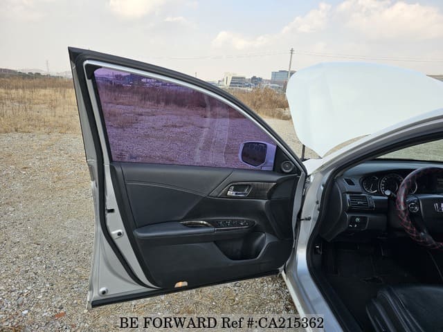 2013 HONDA ACCORD image 28