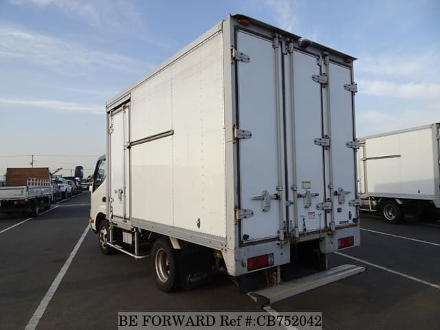 2012 HINO DUTRO image 3