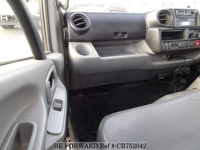 2012 HINO DUTRO image 25