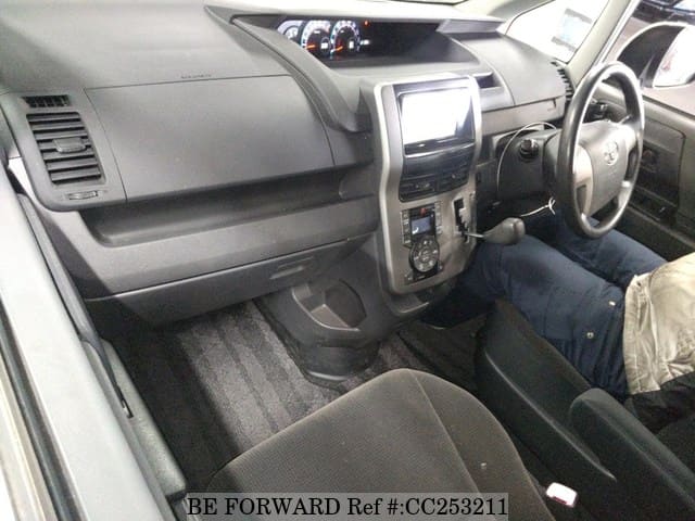 2009 TOYOTA VOXY X image 3