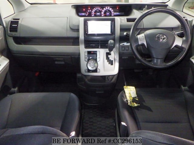 2009 TOYOTA VOXY ZS image 3