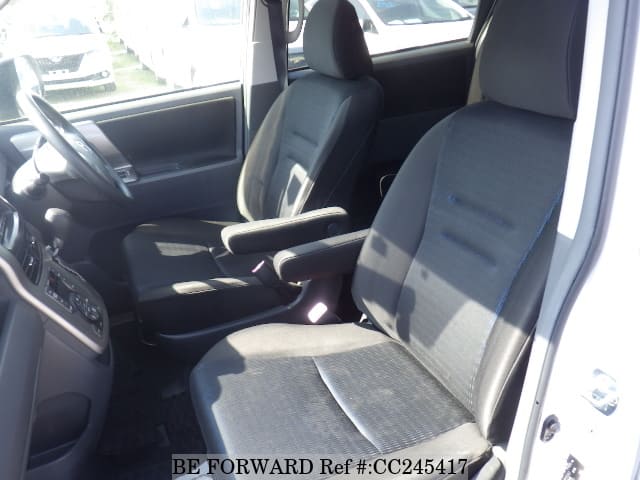 2009 TOYOTA VOXY Z image 26